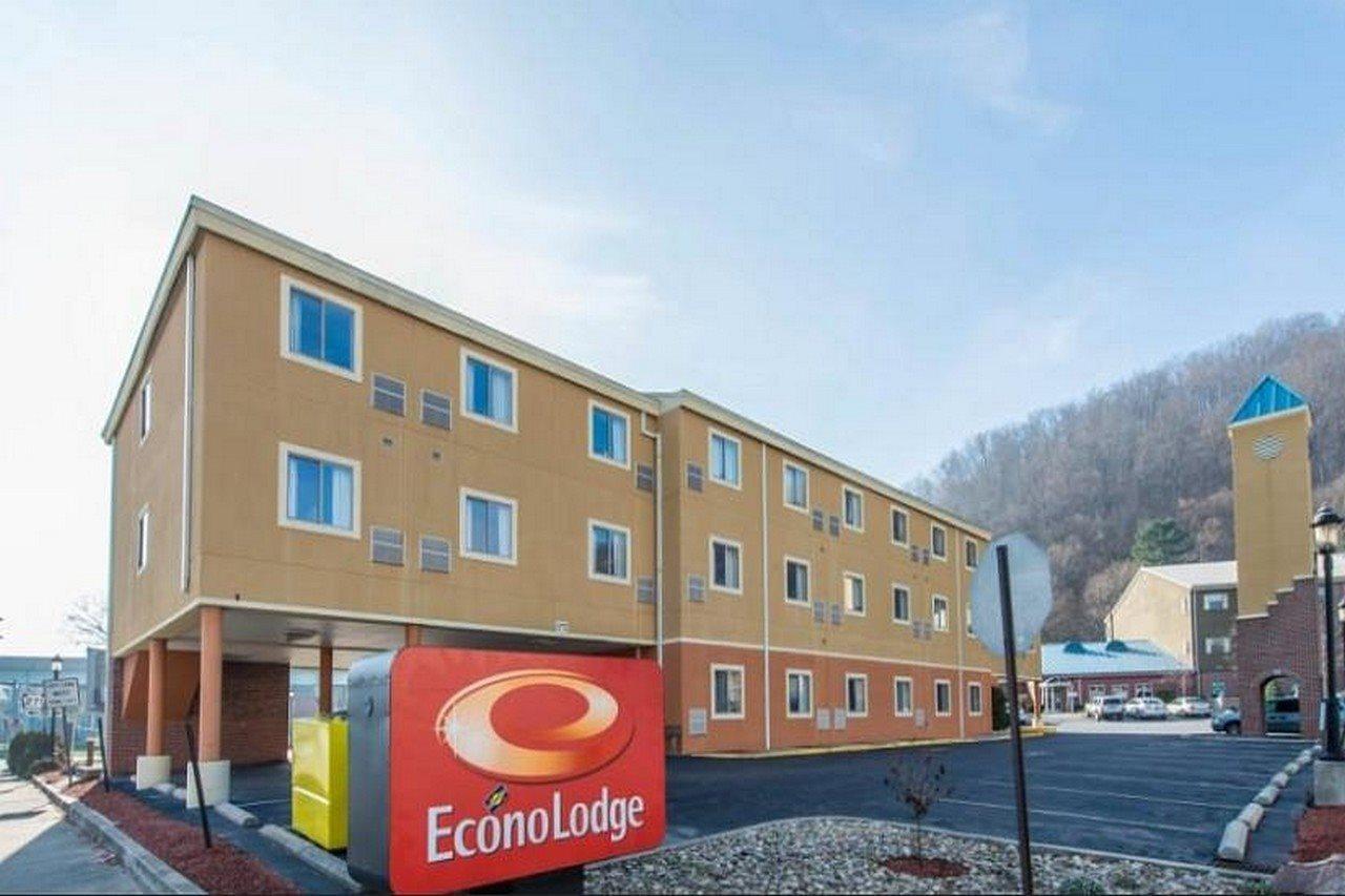Red Roof Inn Джонстаун Экстерьер фото