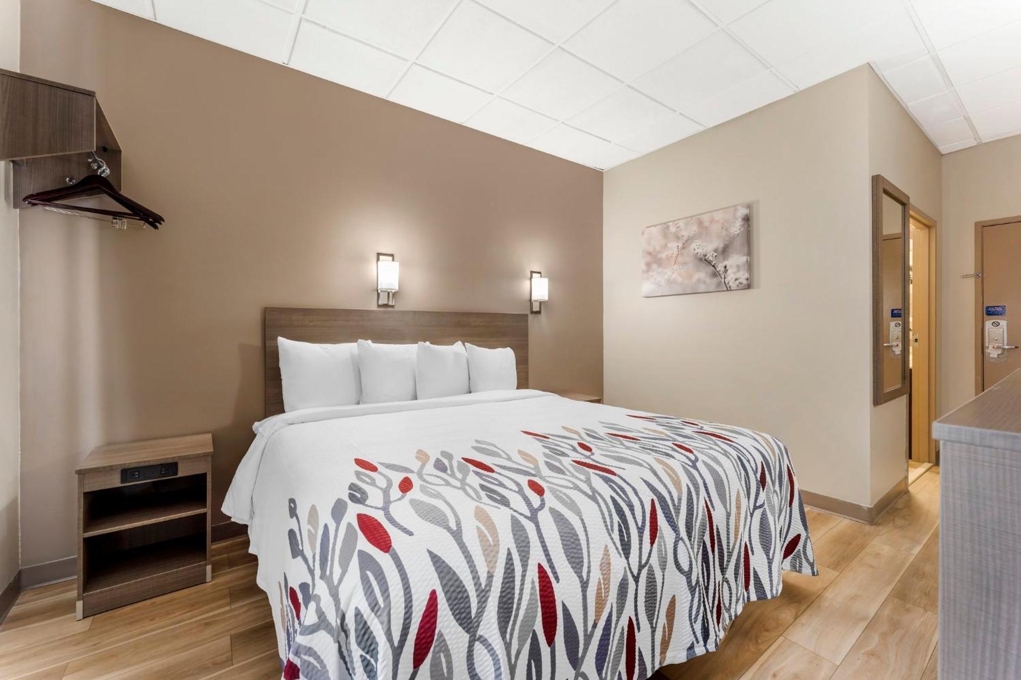 Red Roof Inn Джонстаун Экстерьер фото