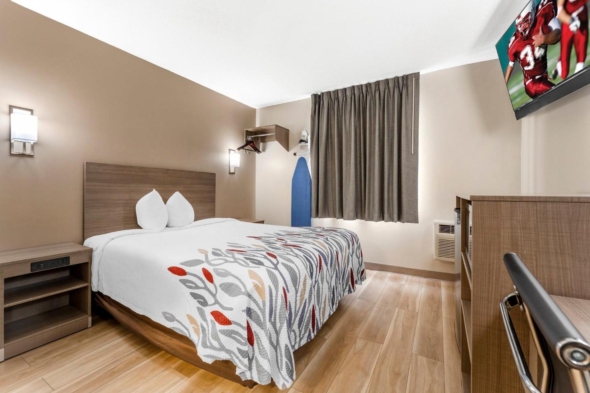 Red Roof Inn Джонстаун Экстерьер фото