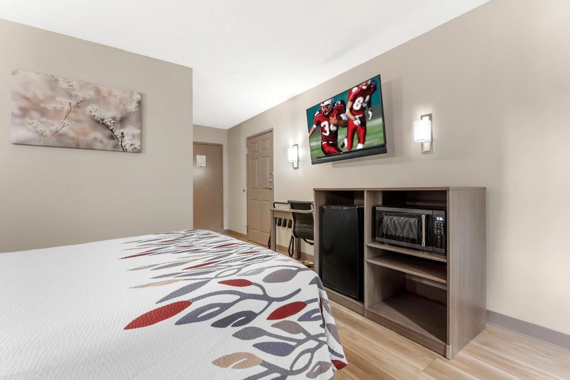 Red Roof Inn Джонстаун Экстерьер фото
