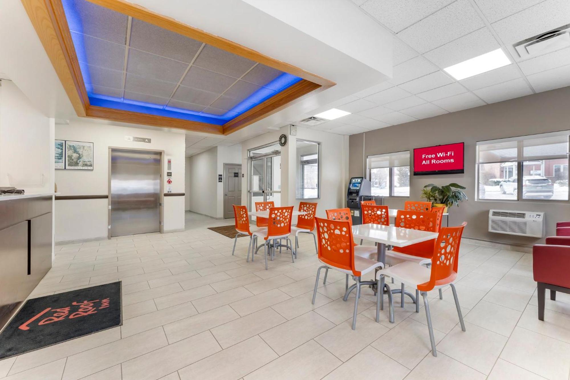 Red Roof Inn Джонстаун Экстерьер фото